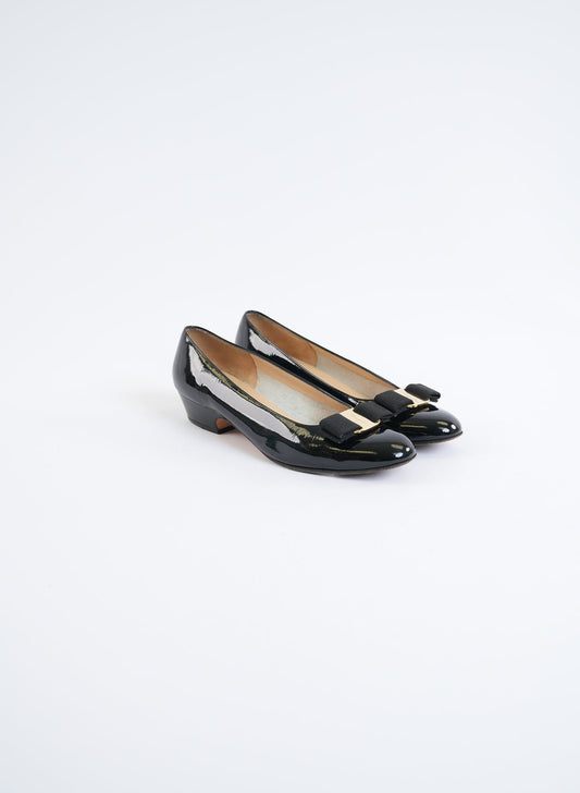 Salvatore Ferragamo Vara Black Pump