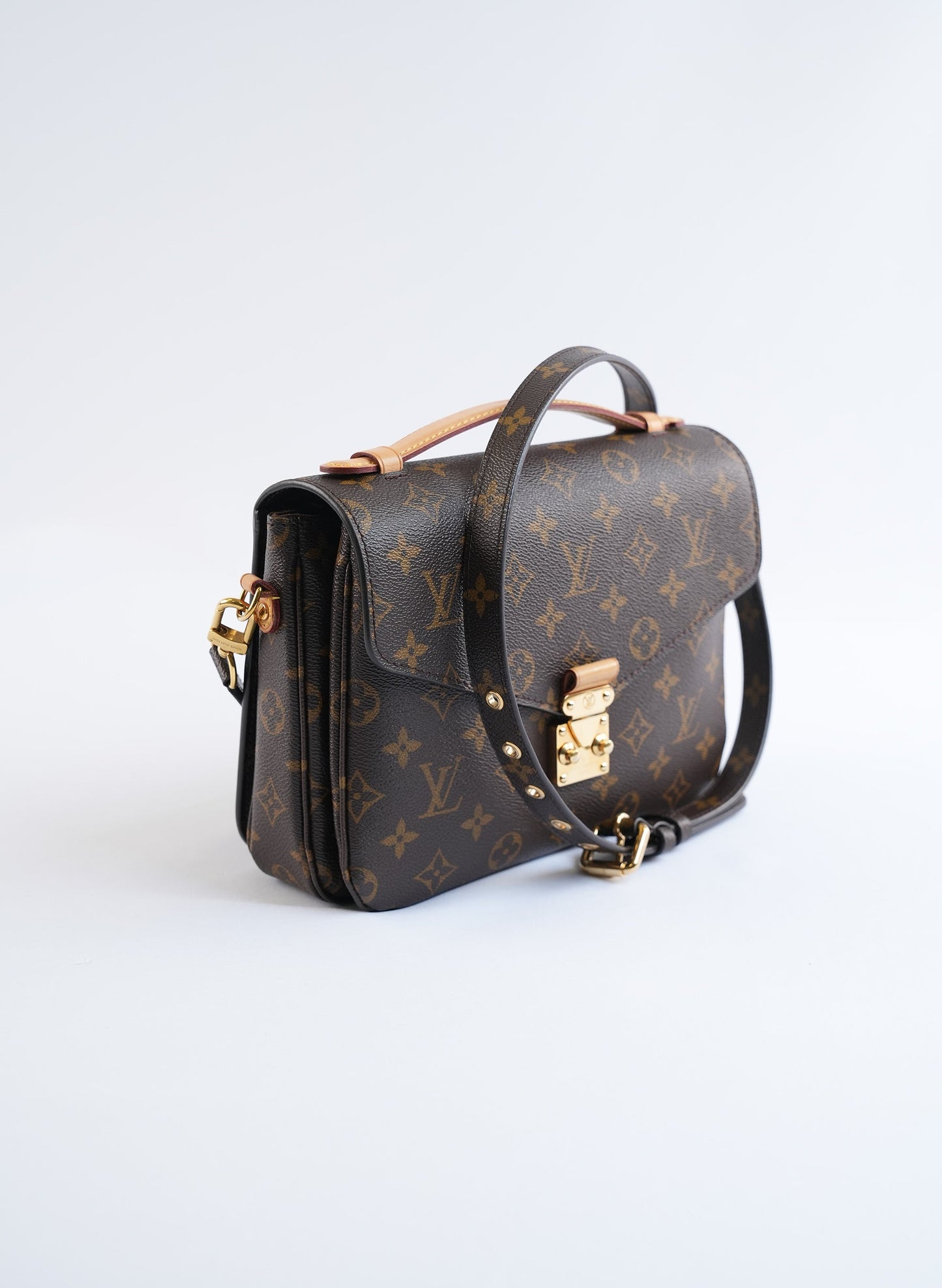 Louis Vuitton Pochette Metis Monogram Bag