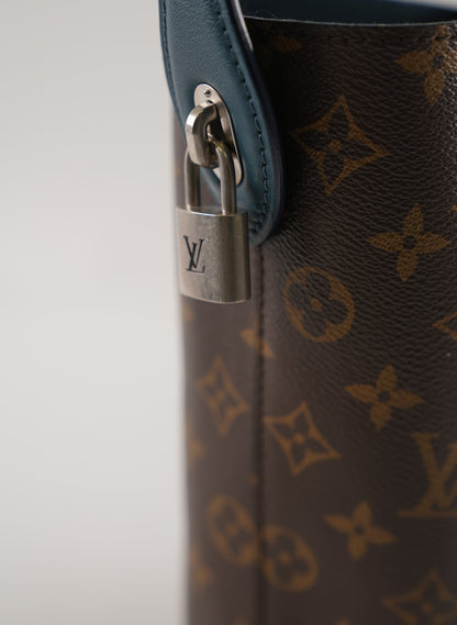 Louis Vuitton Idole Bucket Bag
