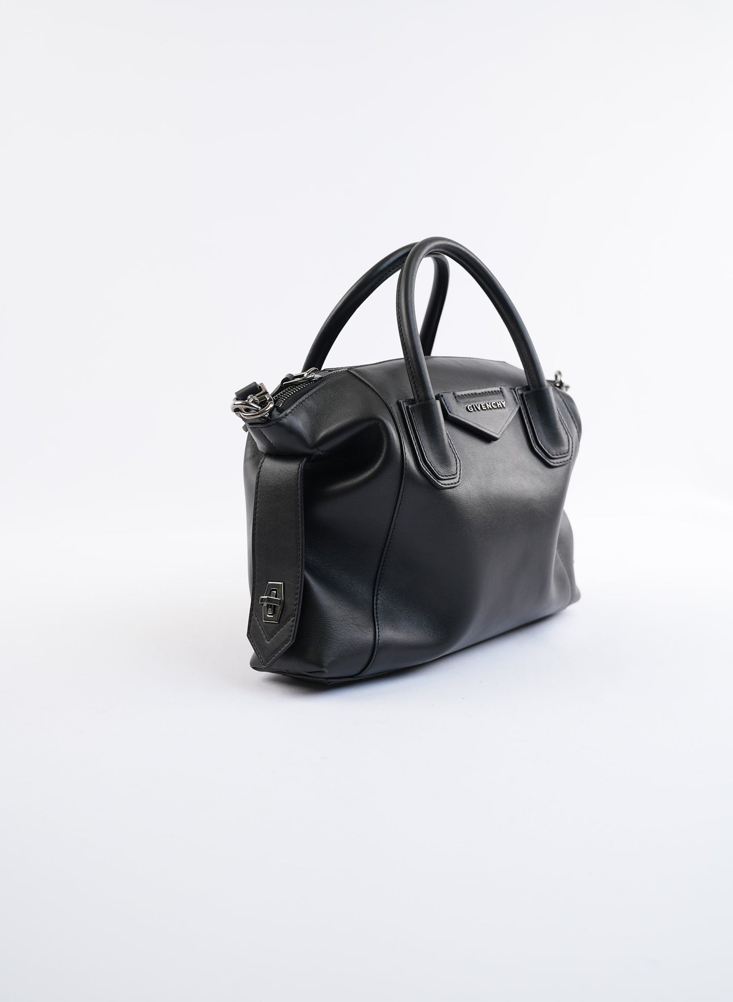 Givenchy Soft Antigona Leather Bag
